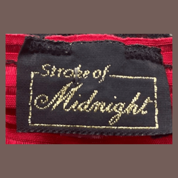 Stroke of Midnight Lace Top | Red & Black | Size L | Vintage - Picture 3 of 5